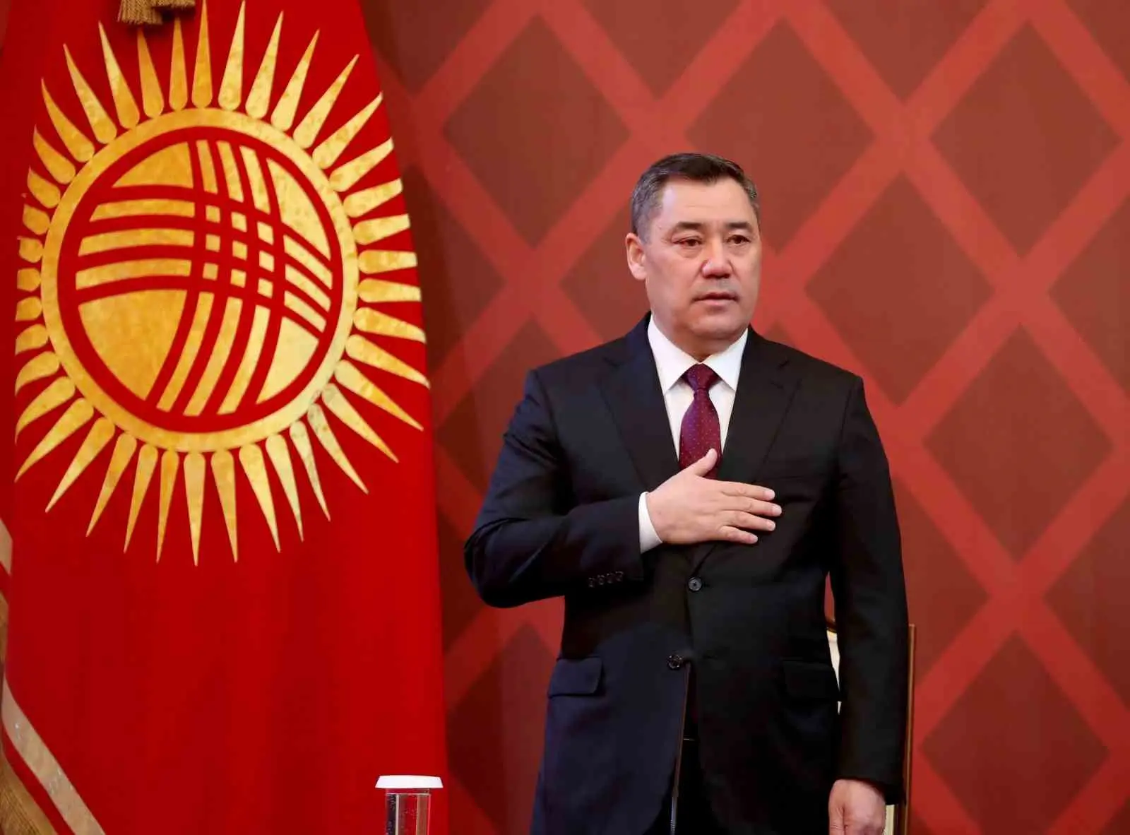 Kırgızistan Cumhurbaşkanı Sadır Caparov, Ulusal Güvenlik Devlet Komitesi Başkanlığı görevinden