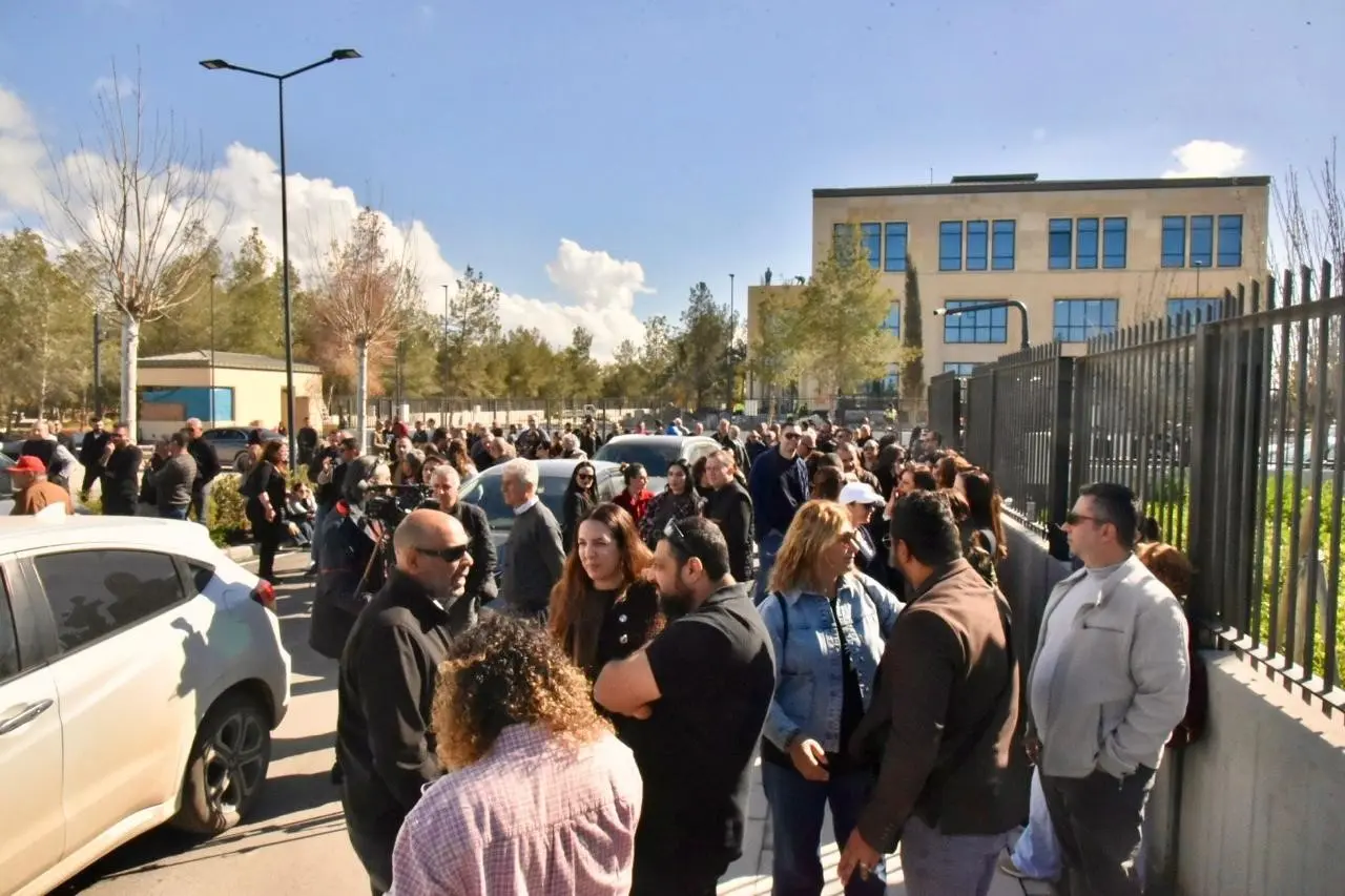 Kuzey Kıbrıs Türk Cumhuriyeti’nde (KKTC) çok sayıda kişi, Türkiye ile