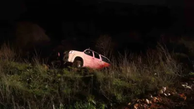 Bursa’nın İnegöl ilçesinde kontrolden çıkan kamyonetin şarampole yuvarlandığı kazada sürücü