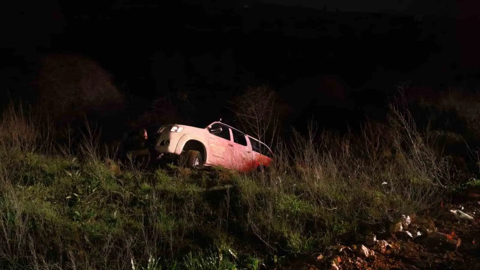 Bursa’nın İnegöl ilçesinde kontrolden çıkan kamyonetin şarampole yuvarlandığı kazada sürücü