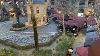 Bursa’nın tarihi simgelerinden Koza Han’da masa ve sandalyelerin kaldırılmasına ilişkin