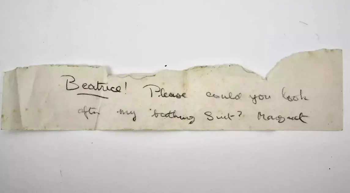 İngiltere Kraliçesi II. Elizabeth’in çocukken yazdığı el yazısı bir mektup