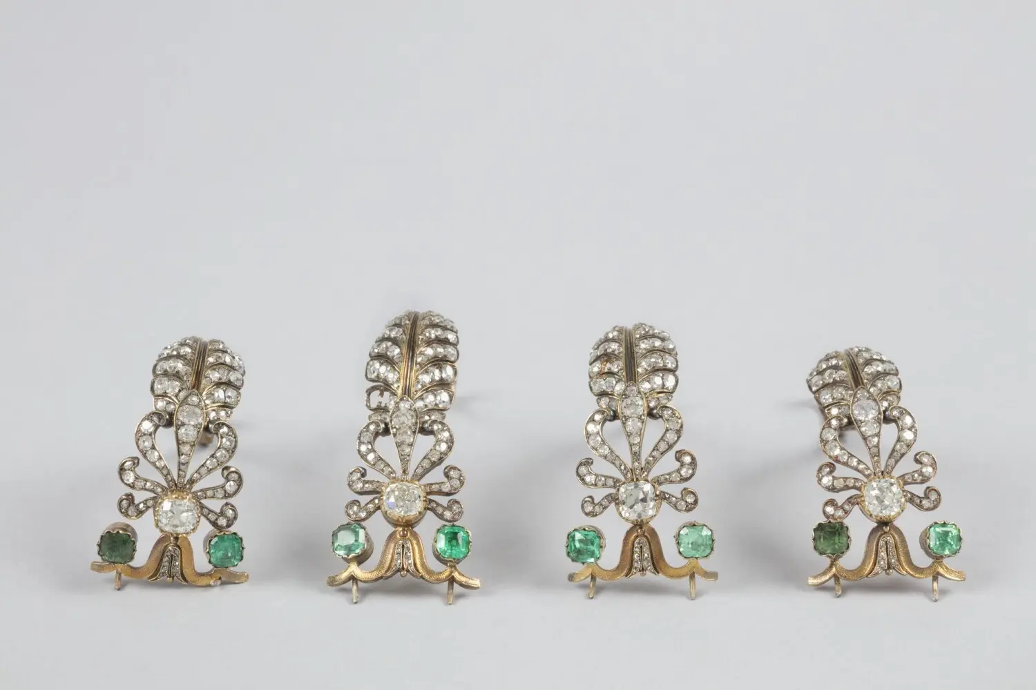 Ünlü Louvre Müzesi, 19 Ekim tarihinde yaşanan soygunda hırsızların kaçarken