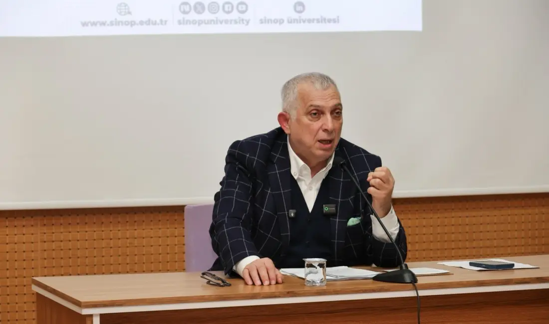 Sinop Üniversitesi’nde düzenlenen “Yüzyılın Gençliği, Gençliğin Yüzyılı” programına katılan eski