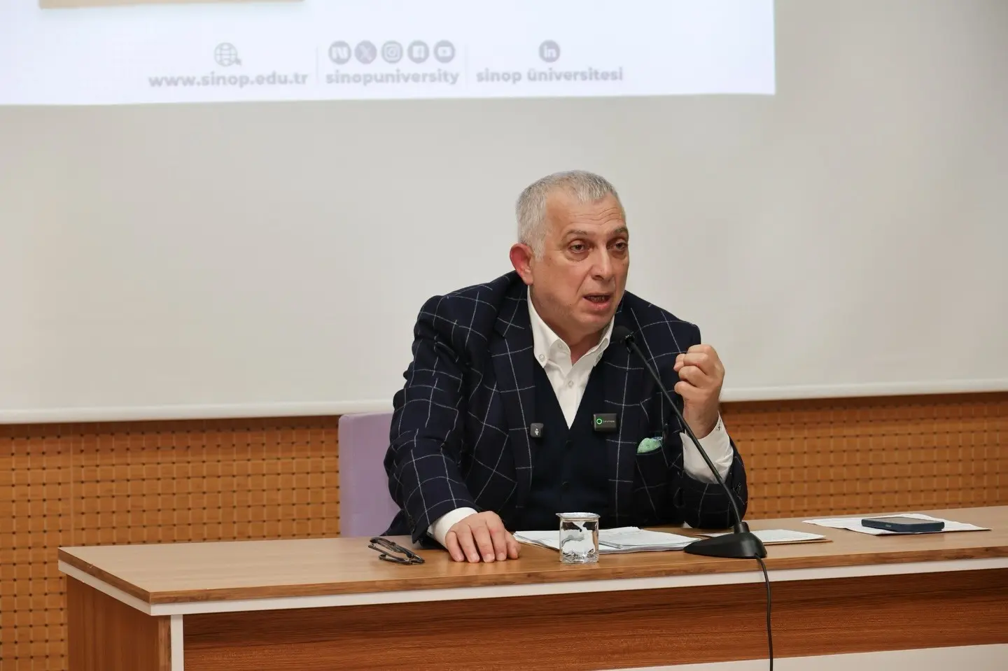 Sinop Üniversitesi’nde düzenlenen “Yüzyılın Gençliği, Gençliğin Yüzyılı” programına katılan eski