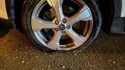 Bursa-Mudanya yolu üzerinde her geçen gün artan çukurlar sürücüleri çileden