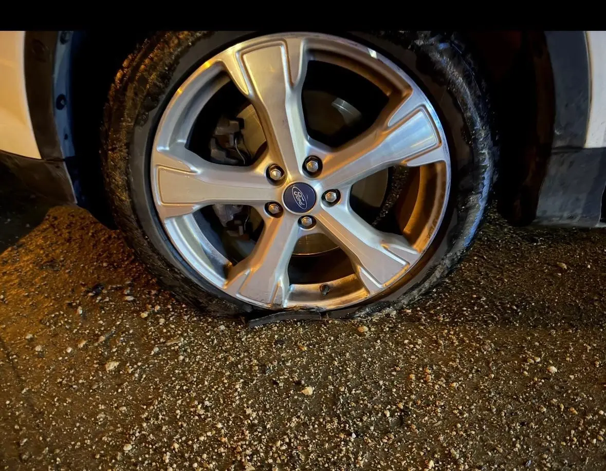 Bursa-Mudanya yolu üzerinde her geçen gün artan çukurlar sürücüleri çileden