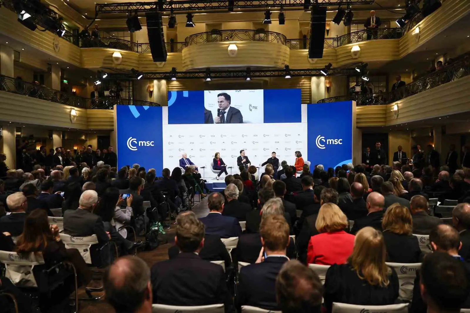 Almanya’nın Münih kentinde Cuma günü başlayan ve transatlantik ilişkiler, Ukrayna