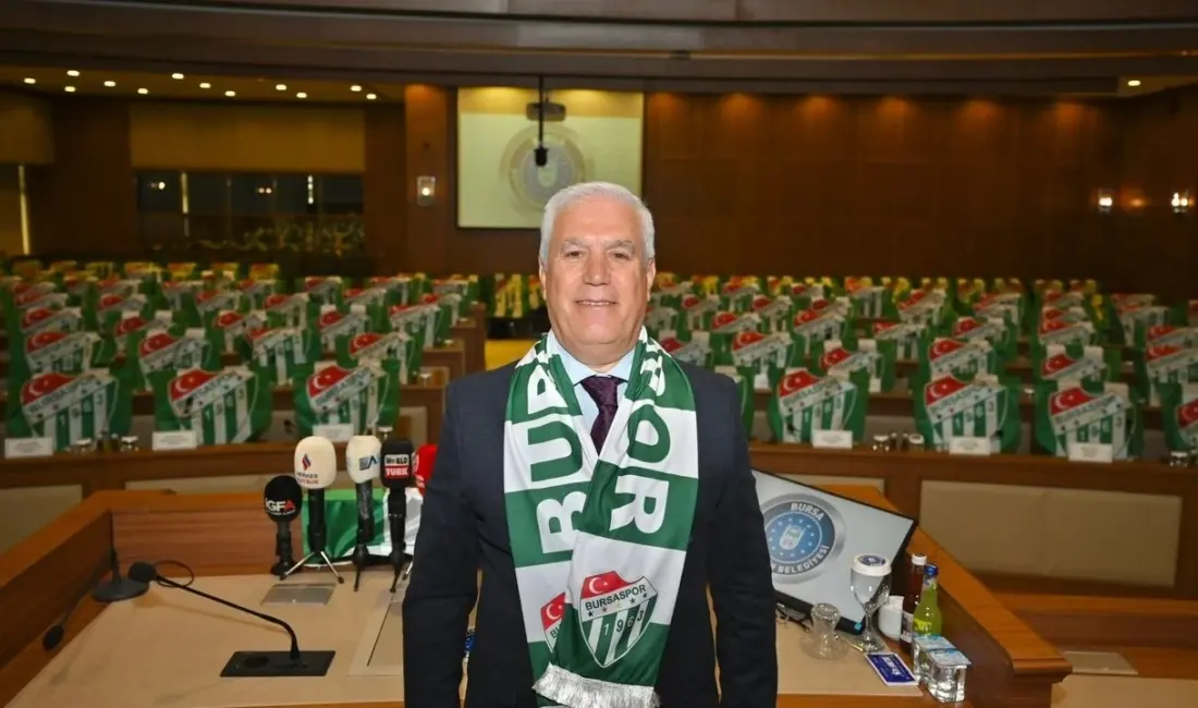 Portekiz’deki programdan Bursaspor camiasına seslenen Bursa Büyükşehir Belediye Başkanı Mustafa