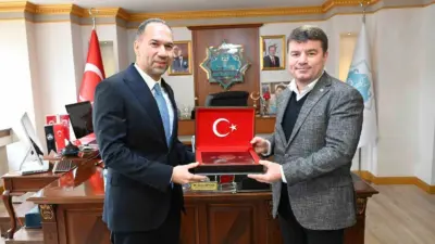 Niğde Belediye Başkanı Emrah Özdemir; Aksaray’da gerçekleştirdiği ziyaretlerle iki şehir