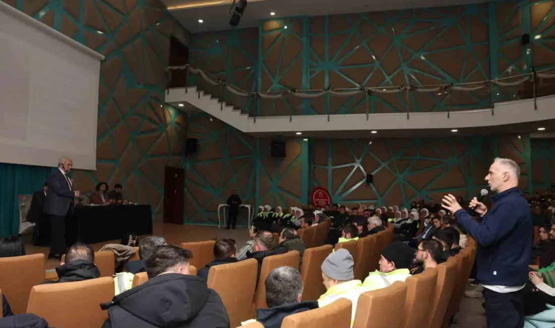 Nilüfer Belediye Başkanı Şadi Özdemir, Park ve Bahçeler Müdürlüğü personeliyle