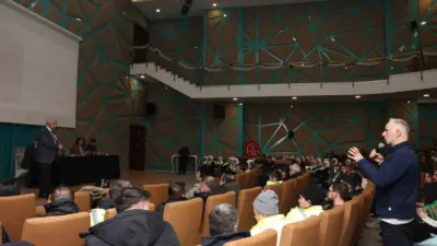 Nilüfer Belediye Başkanı Şadi Özdemir, Park ve Bahçeler Müdürlüğü personeliyle