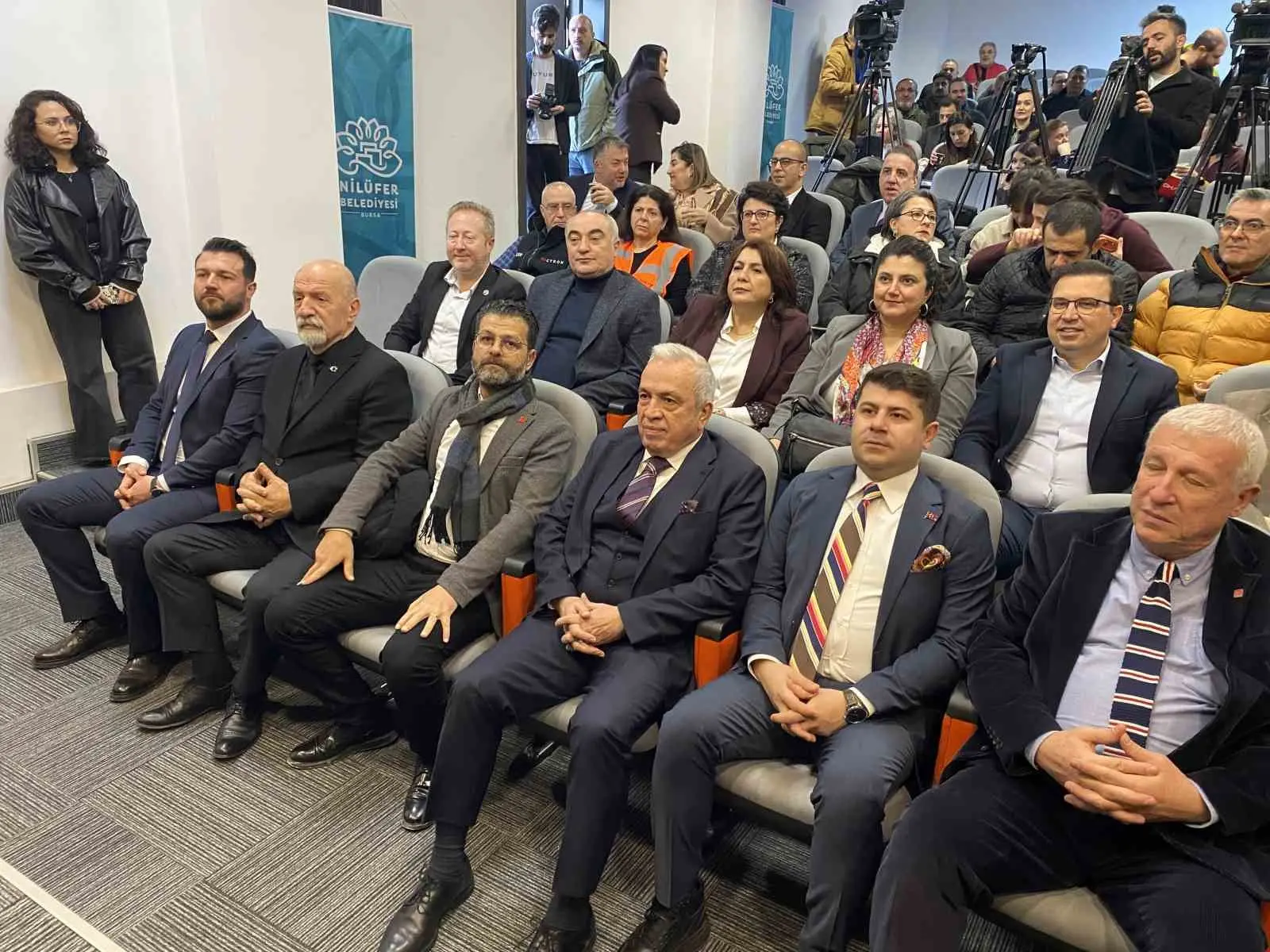 Nilüfer Belediyesi, kentsel dönüşüm sürecinde vatandaşları yüklenici firmalarla baş başa