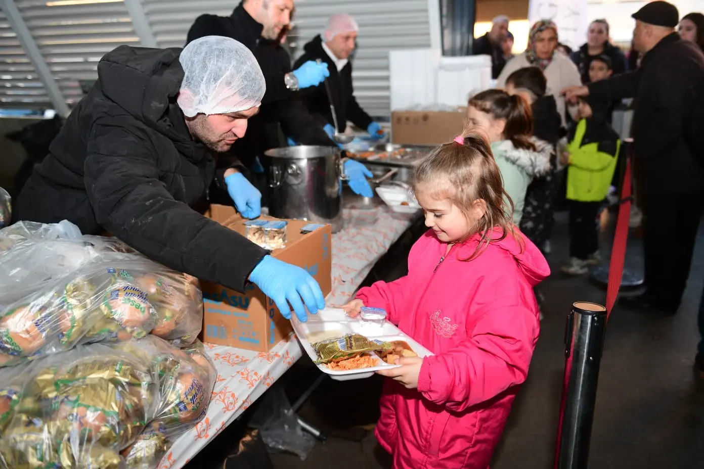 Osmangazi Belediyesi, Ramazan’ın birlik ve dayanışma ruhunu mahallelere taşıyarak Çiftehavuzlar
