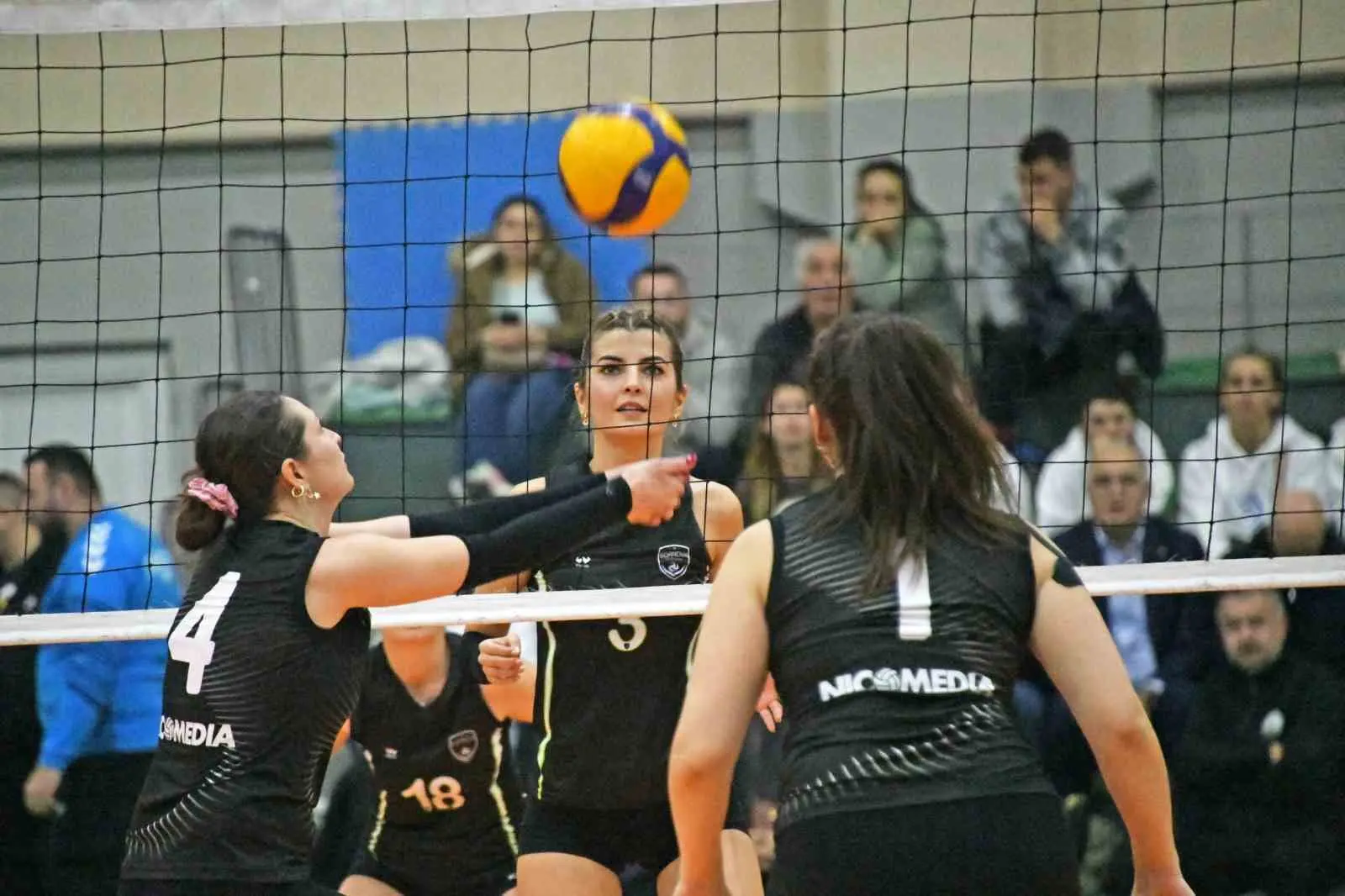 Osmangazi Belediyesi tarafından Bursa’nın fethinin 700’üncü yılı kutlamaları kapsamında Türkiye