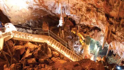 Bursa’nın önemli ilçelerinden İnegöl, doğal güzelliklerinin yanı sıra tarihî yapılarıyla