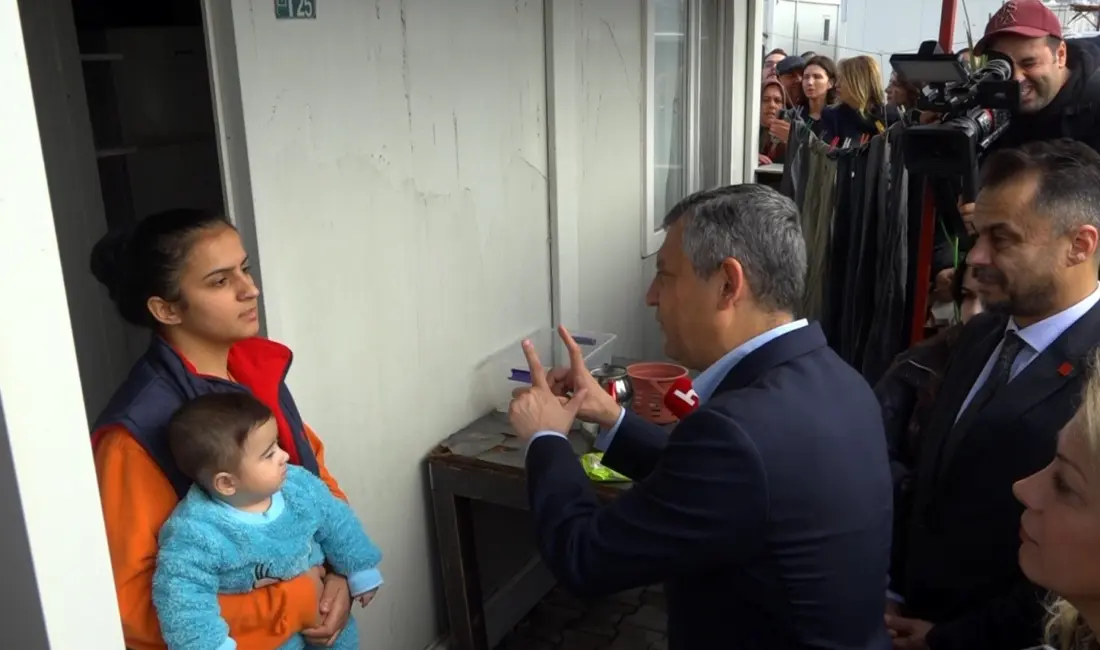 Cumhuriyet Halk Partisi (CHP) Genel Başkanı Özgür Özel, 6 Şubat