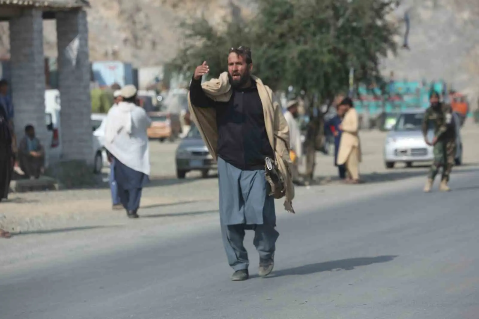 Pakistan hükümeti, Pakistan-Afganistan arasında dün akşam saatlerinden bu yana yaşanan