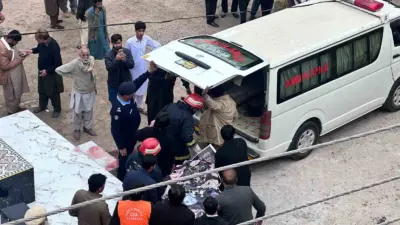 Pakistan’ın başkenti İslamabad’da bir camide cuma namazı sırasında düzenlenen bombalı