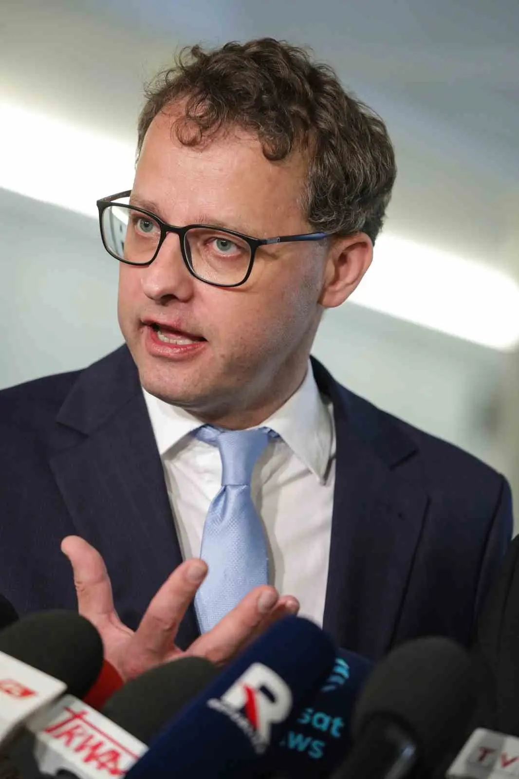 Polonya’da organize suç örgütü üyeliği ve yolsuzluk dahil 19 ayrı