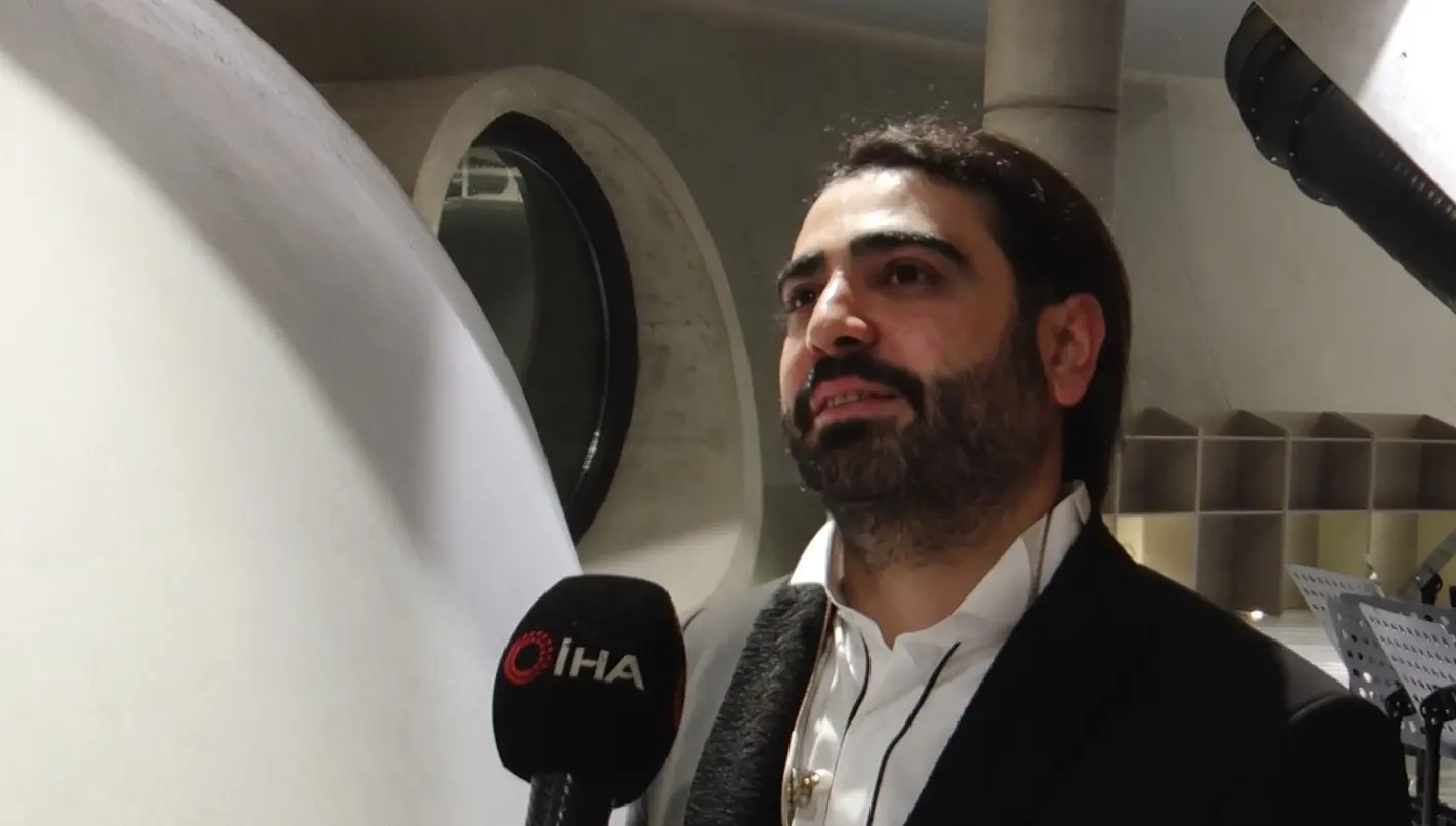 Karadenizli sanatçı Selçuk Balcı, Ankara’da düzenlenen konserde hayranları ile buluştu.