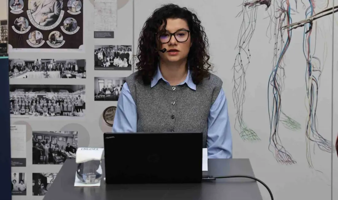 Nilüfer Belediyesi’nin düzenlediği “Kemik Erimesi ve Beslenme” başlıklı söyleşide konuşan