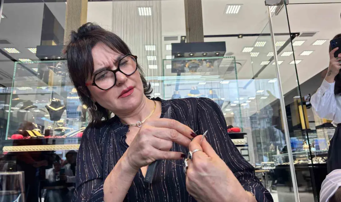 Yüzyıllardır sabır ve ustalıkla tel tel örülen Trabzon hasırı, düzenlenen