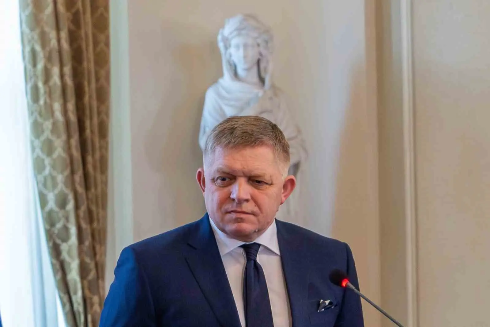 Slovakya Başbakanı Robert Fico, Ukrayna Devlet Başkanı Vladimir Zelenskiy’i, 23