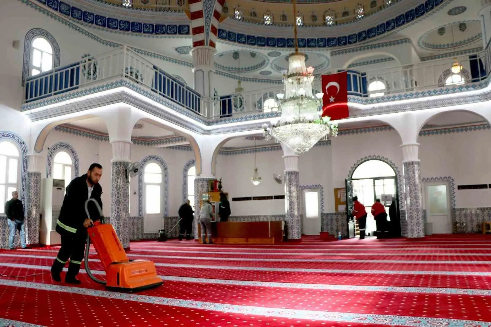Söke Belediyesi, yaklaşan Ramazan Ayı öncesinde ilçe genelindeki camilerde kapsamlı