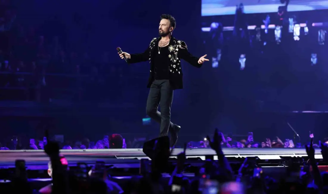 Megastar Tarkan, yeniden sevenleriyle buluştu. Sevenlerine unutulmaz bir gece yaşatan