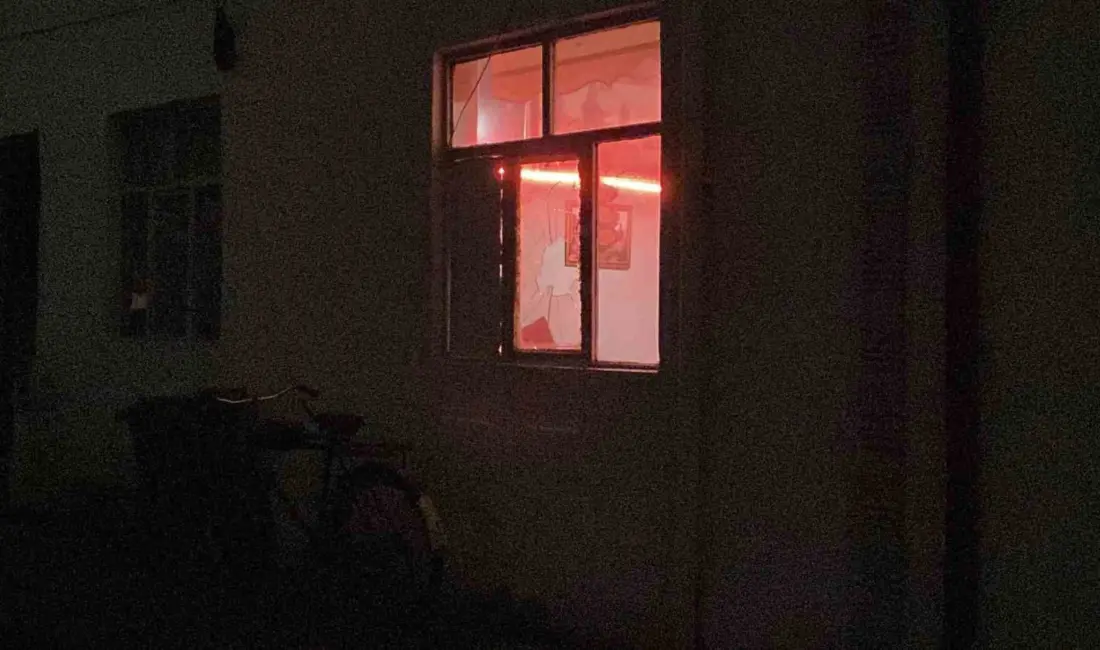 Bursa’da meydana gelen kavgada, arkadaşı tarafından fırça sapıyla darp edilen