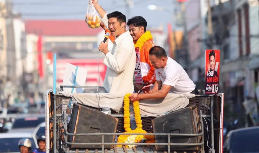 Tayland’da halk, son üç yılda üç başbakanın görevden ayrıldığı siyasi
