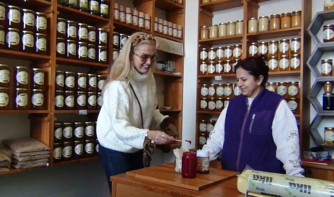 Özel bir davet üzerine Kars’a gelen ünlü sanatçı Tuğba Özay,