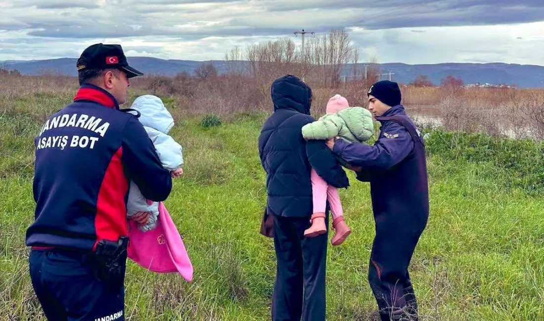 Bursa’da Uluabat Gölü’nde mahsur kalan 1 kadın ve 2 çocuk