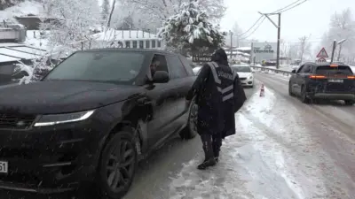Bursa’da sabah saatlerinde etkili olan yoğun kar yağışıyla birlikte Uludağ