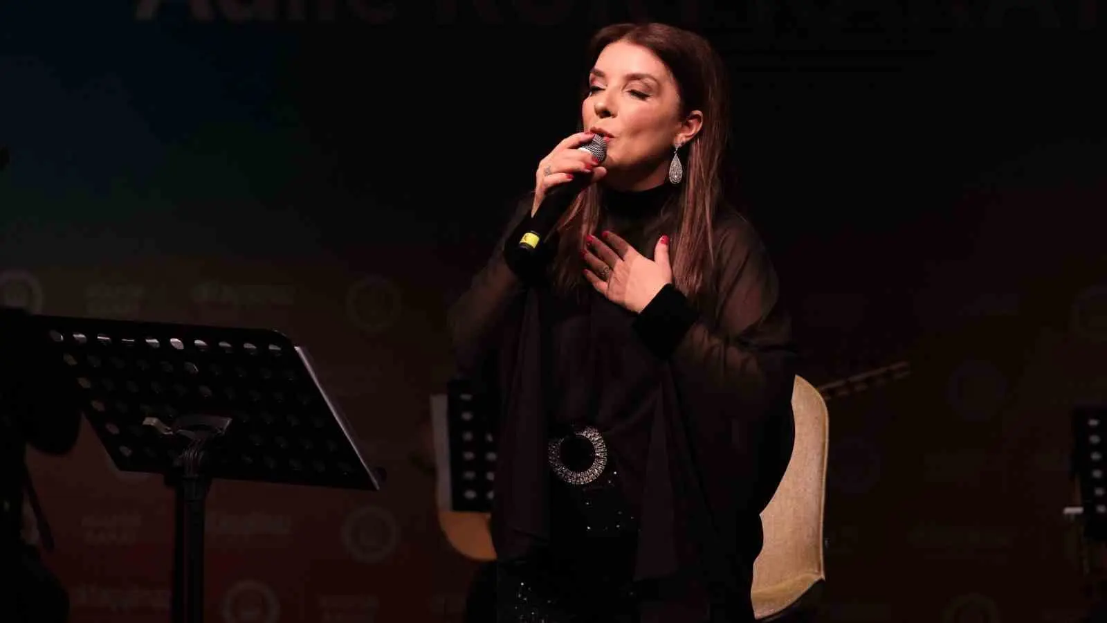 Yıldırım Belediyesi, Türk halk müziğinin güçlü sesi Adile Kurt Karatepe’yi