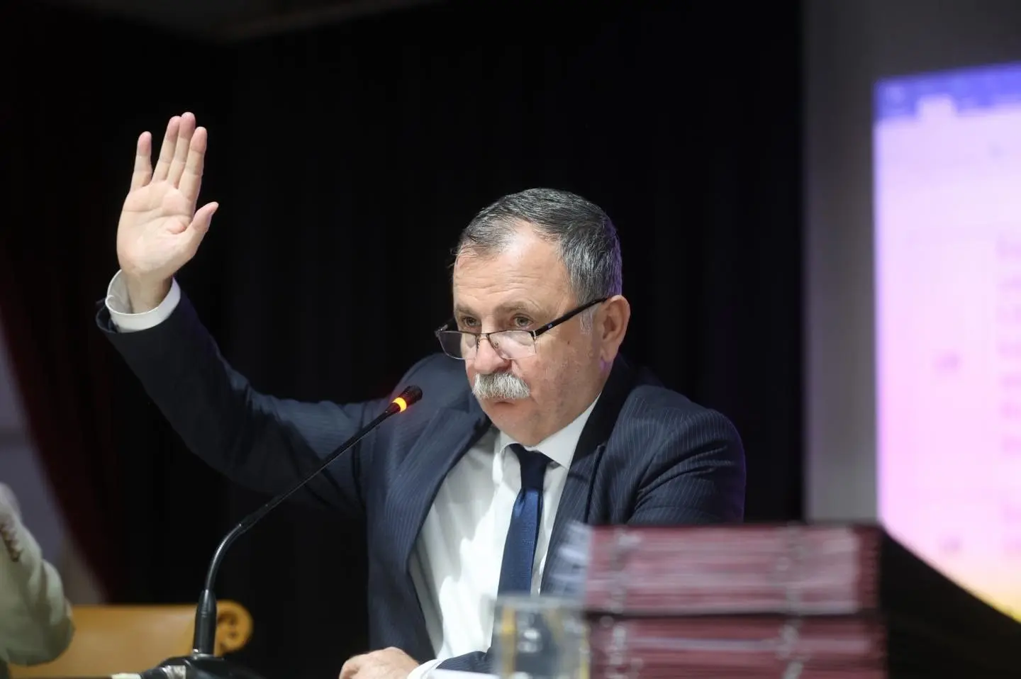 Yunusemre Belediyesi, Ramazan ayında dar gelirli ve dezavantajlı vatandaşlara nakdi