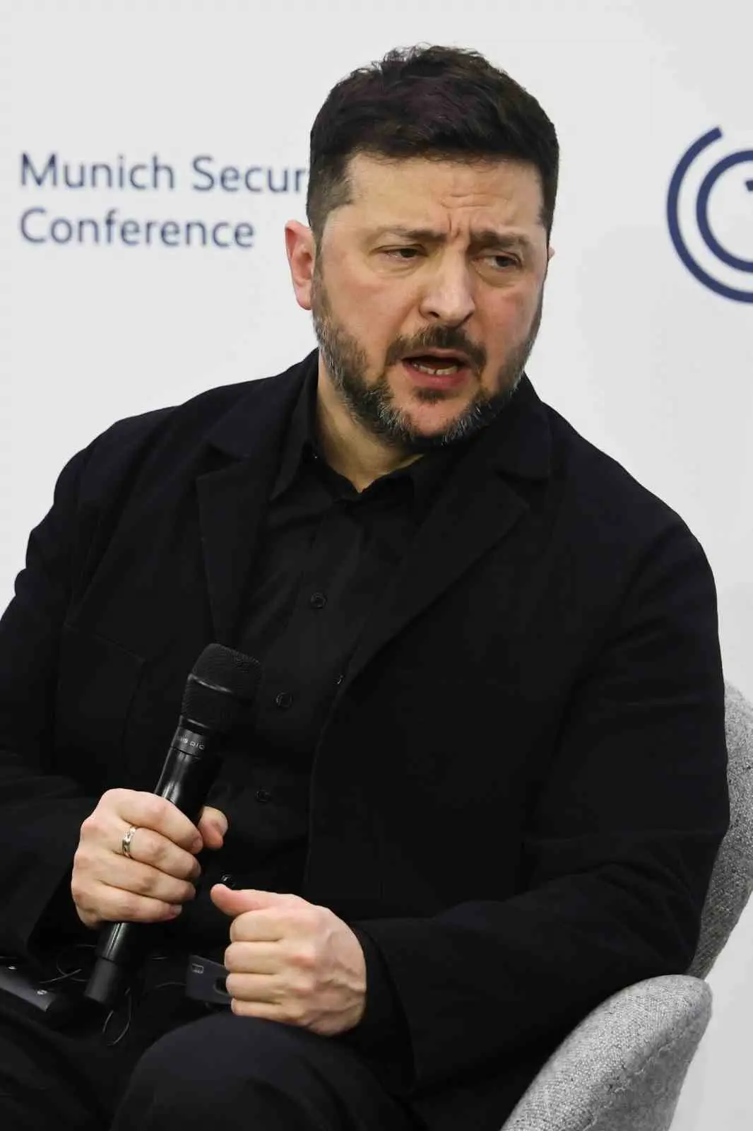 Ukrayna Devlet Başkanı Vladimir Zelenskiy, “Bize iki aylık bir ateşkes