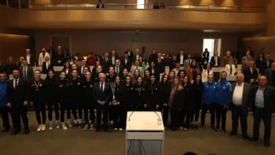 Nilüfer Belediyespor Kadın Voleybol Takımı, tamamı altyapıdan yetişen sporcularıyla 2.