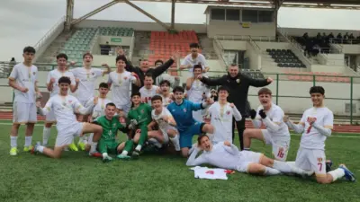 Geçtiğimiz hafta şampiyonluğu garantileyen Sultan Su İnegölspor U15 takımı, Çarşamba