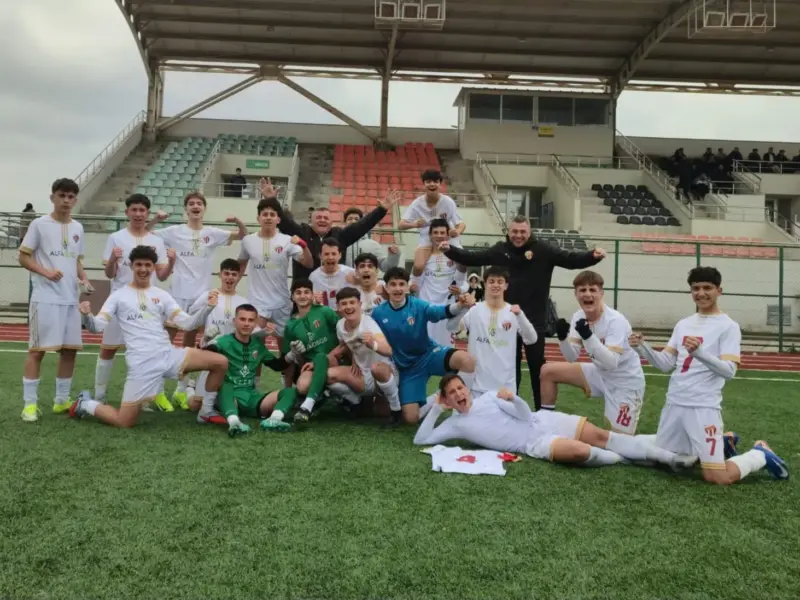 Geçtiğimiz hafta şampiyonluğu garantileyen Sultan Su İnegölspor U15 takımı, Çarşamba