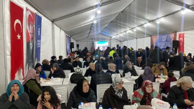 Ramazan ayı boyunca Bursa Büyükşehir Belediyesi’nin İnegöl’de kurduğu iftar çadırında