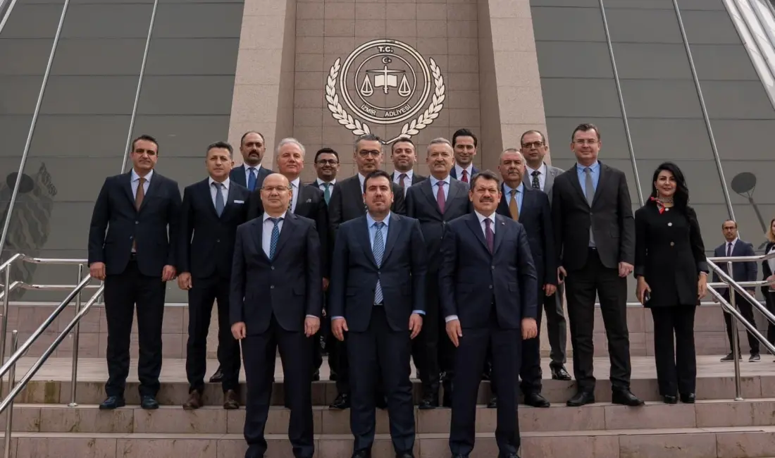 Adalet Bakan Yardımcısı Can Tuncay, İzmir Adliyesi’ne ziyarette bulundu. Ziyaret