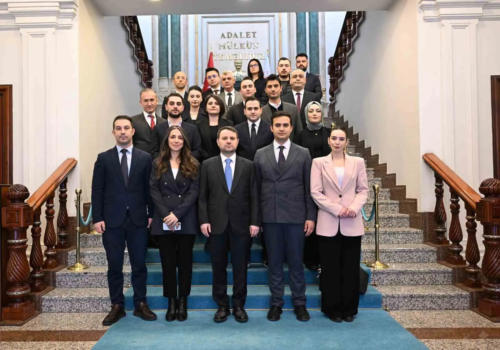 Adalet Bakanı Akın Gürlek, bakanlıkta yargı muhabirleriyle bayramlaştı. Adalet Bakanlığında