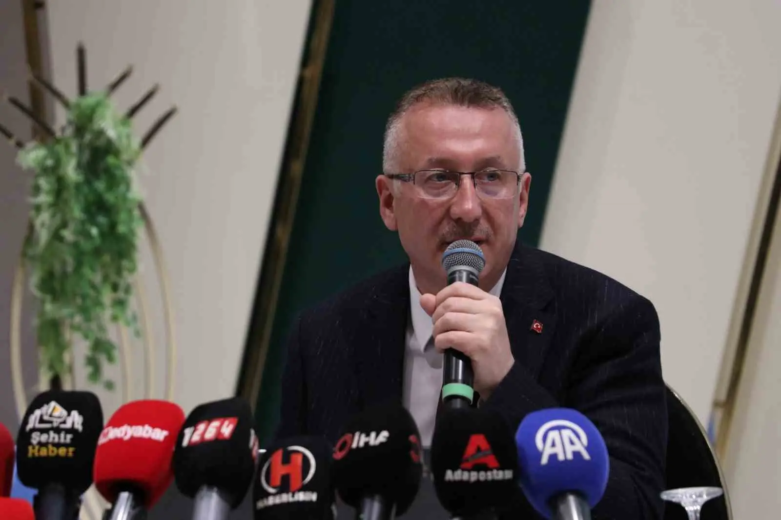 Adapazarı Belediye Başkanı Mutlu Işıksu, hakkındaki iddialara ilişkin olarak, “Bu