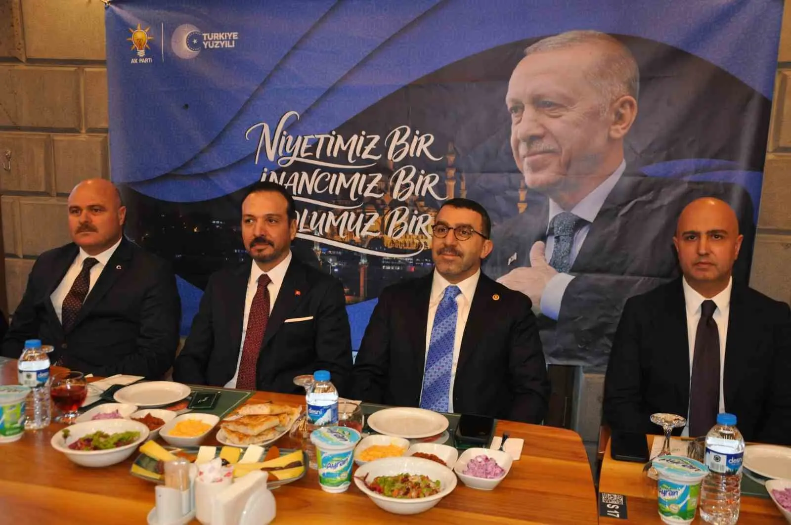 AK Parti Genel Başkan Yardımcısı Kürşad Zorlu, Türkiye’nin uluslararası krizlerde