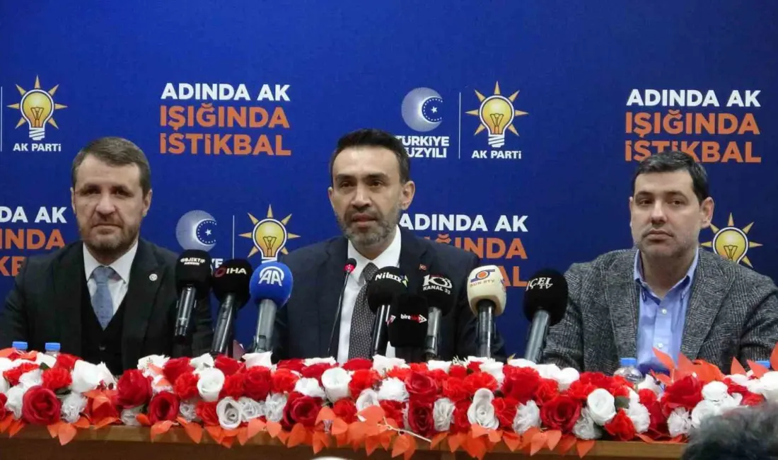 AK Parti Mersin İl Başkanı Adem Aldemir, kentteki yatırımları değerlendirirken