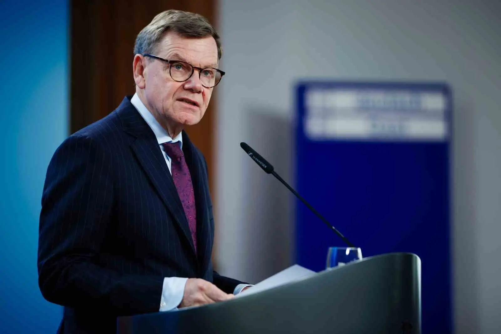 Almanya Dışişleri Bakanı Johann Wadephul, İran’da diplomatik çözüm çağrısında bulunarak,