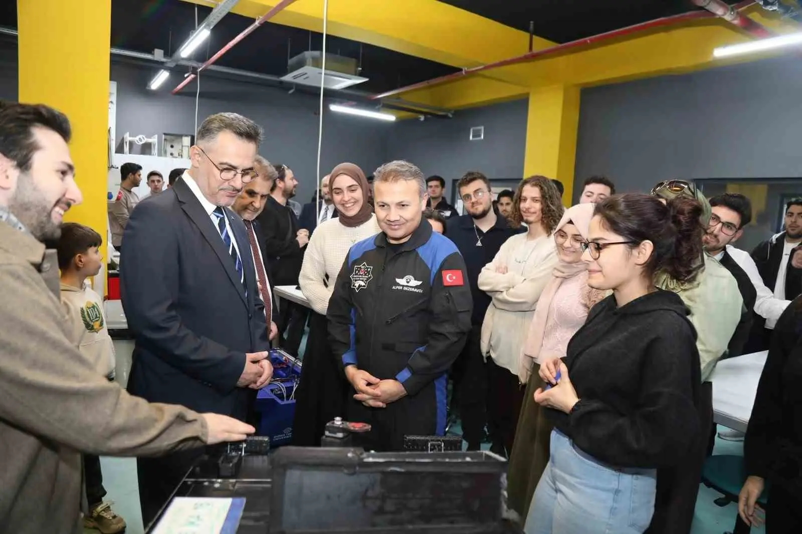 Türkiye’nin ilk astronotu Alper Gezeravcı, Bursa Teknik Üniversitesi programı kapsamında
