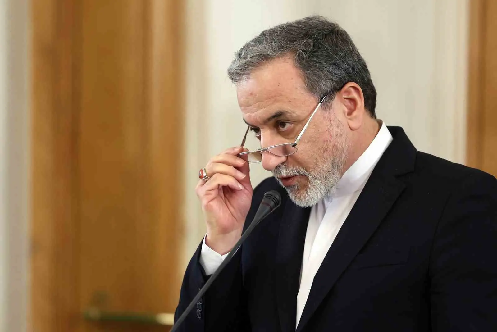 İran Dışişleri Bakanı Abbas Arakçi, ABD’nin İran’a yönelik açıklamalarını Vietnam